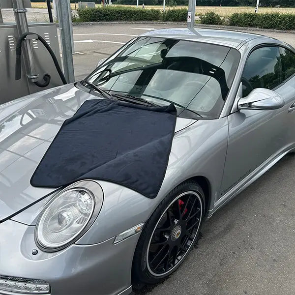 Thirsty Drying Towel – World's First Water Magnet!